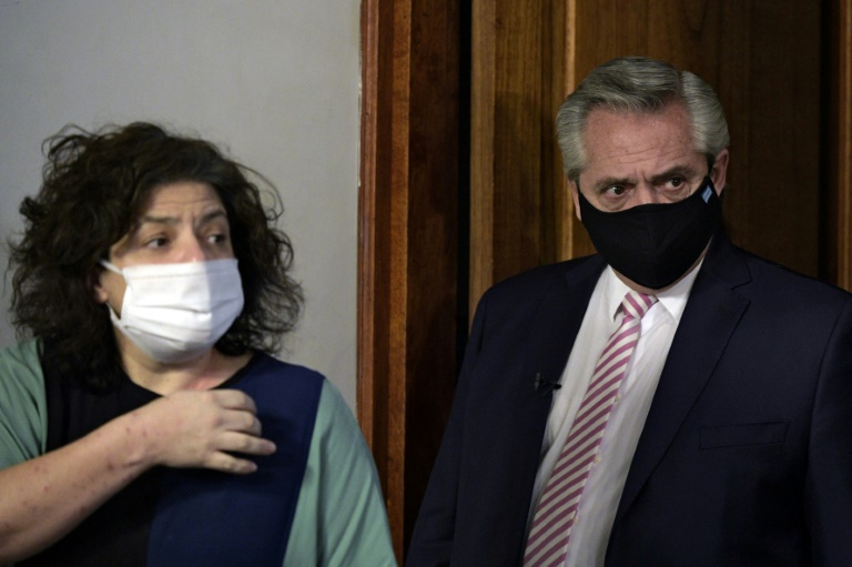 Nuevo ministro de salud argentino tras escándalo por vacunas