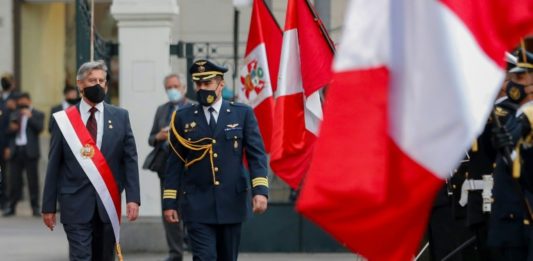 Perú inicia campaña electoral en cuarentena y recesión