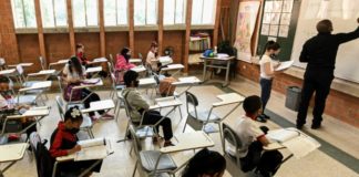 Sudamérica trata de volver a clases, entre recelo y cautela