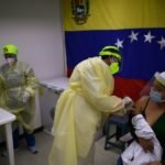 Guaidó destinará USD 30 millones para vacunas Covax en Venezuela
