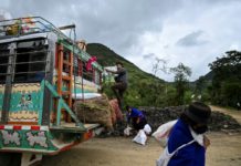 Las chivas, el transporte de los Andes colombianos