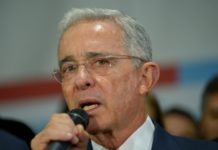 Piden archivar investigación penal contra expresidente Uribe