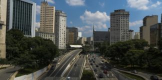 Sao Paulo inicia fuertes restricciones contra el covid-19