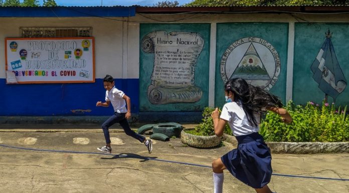 El covid-19 acecha a las escuelas en Nicaragua