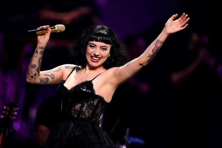 Estrella chilena Mon Laferte reivindica el feminismo en sus canciones