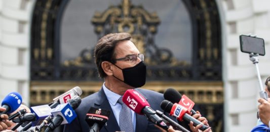 Inhabilitan políticamente a expresidente peruano Vizcarra por 10 años