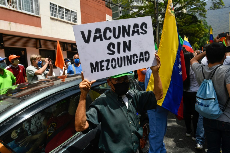 Médicos y enfermeras piden vacunas contra covid-19 en Venezuela