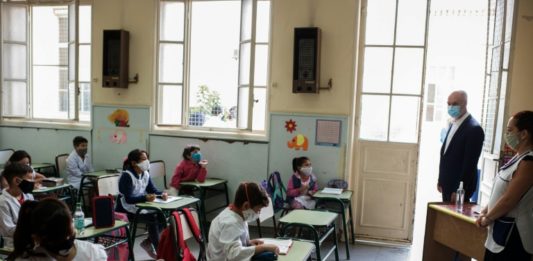 Suspensión de clases en Buenos Aires enfrenta rechazo