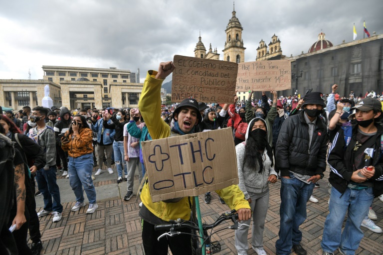Una reforma tributaria que aviva protestas en Colombia