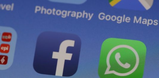 Argentina ordena a Facebook suspender cambios en WhatsApp