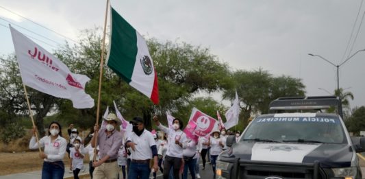 Candidatos mexicanos desafían las balas durante campaña