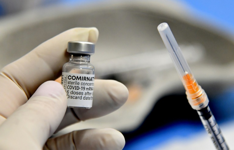 Investigan vacunación irregular contra covid-19 en Perú