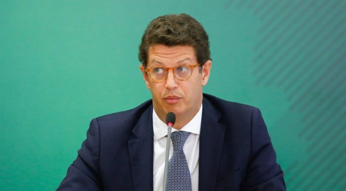 Justicia brasileña investiga a Ministro de Medio Ambiente