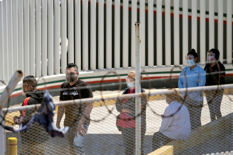 Lanzan plan conjunto de vacunación anticovid en frontera México-EEUU