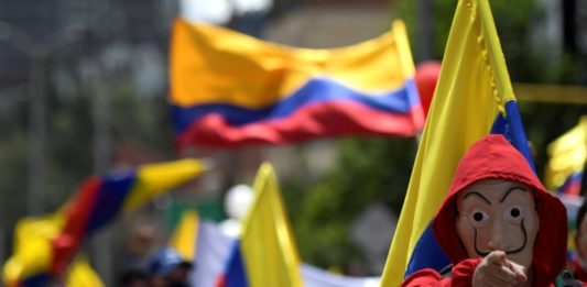 Protestas en Colombia continúan pese a nuevos diálogos