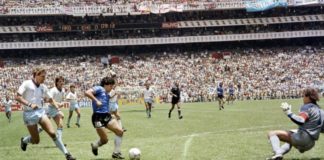 Argentinos celebran 35 años del gol del siglo de Maradona