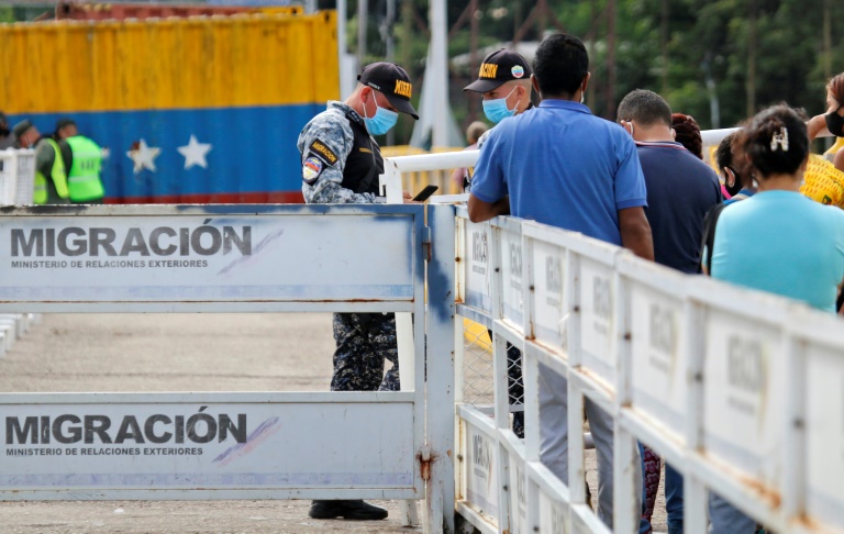 Colombia reabre frontera con Venezuela tras 14 meses