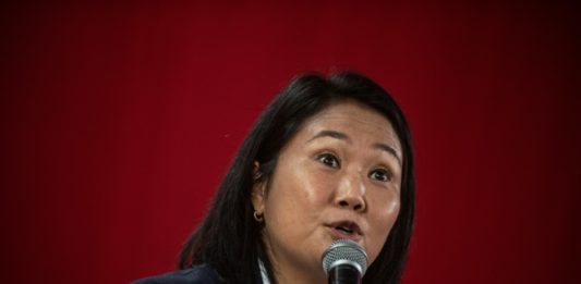 Fujimori insiste en irregularidades en elecciones presidenciales en Perú