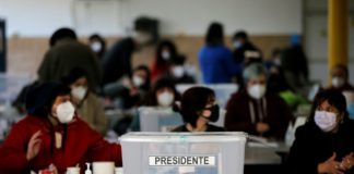 Chilenos sorprenden en primarias por candidatos presidenciales