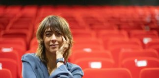Christiane Jatahy presenta adaptación de Dogville en Festival de Aviñón
