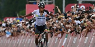 El ecuatoriano Carapaz hace historia en el ciclismo olímpico