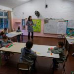 Estudiantes regresan a las aulas en Uruguay