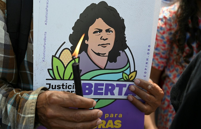 Hija de Berta Cáceres va tras autores intelectuales del asesinato