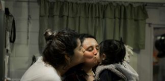 Parejas homosexuales anhelan matrimonio igualitario en Chile
