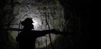 Pequeños mineros en Chile siguen expuestos a un trabajo duro