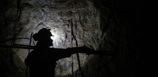 Pequeños mineros en Chile siguen expuestos a un trabajo duro