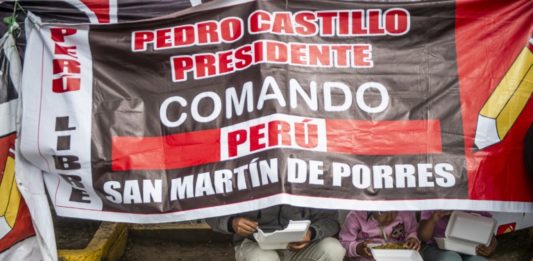 Seguidores de Castillo piden su proclamación como presidente de Perú