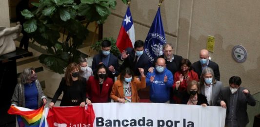Senado de Chile aprueba matrimonio igualitario