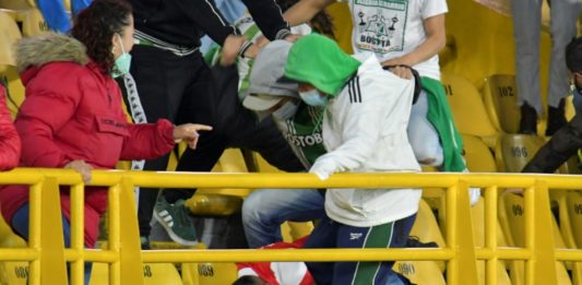 Cierran estadios de fútbol en Bogotá tras violencia entre hinchas