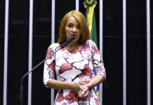 Encarcelan a madre de 55 hijos, por asesinato en Brasil