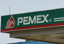 Suspenden 125 pozos petroleros tras incendio en plataforma de Pemex