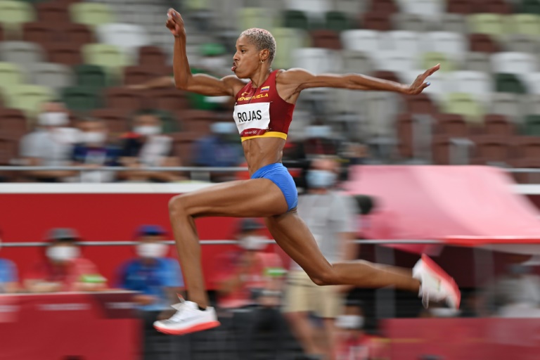Yulimar Rojas logra su primer oro olímpico y establece récord mundial