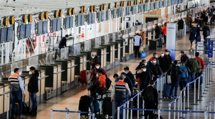 Chile autoriza ingreso de turistas tras flexibilizar restricciones fronterizas