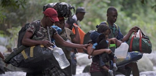 Colombia pide a Panamá facilitar el paso de migrantes vulnerables