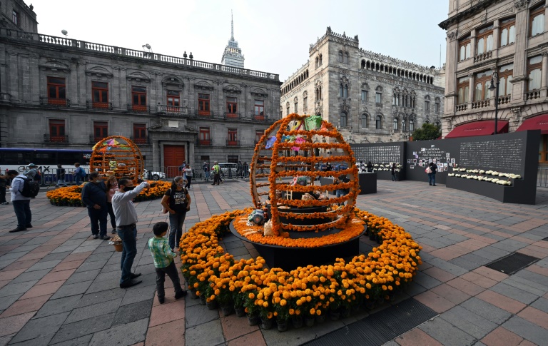 Dedican memorial a víctimas de la pandemia en Ciudad de México
