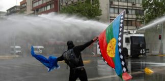 Detenidos y heridos deja incidente de marcha mapuche en Chile