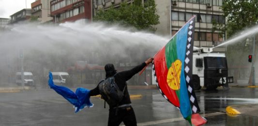 Detenidos y heridos deja incidente de marcha mapuche en Chile