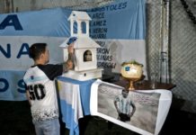 'Iglesia maradoniana' recuerda a Maradona en su cumpleaños