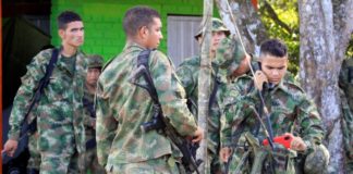 Liberan a 180 militares colombianos retenidos por cocaleros