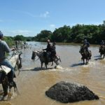 Nicaragüenses cruzan hacia Honduras a vacunarse contra covid-19