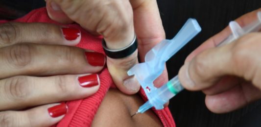 OPS - Vacunación completa contra covid-19 en Latinoamérica sigue baja