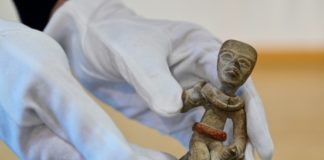 Alemania devuelve objetos y esculturas mayas a México y Guatemala