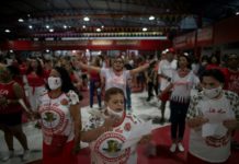 Brasileños sueñan con el regreso del carnaval de Río de Janeiro