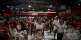 Brasileños sueñan con el regreso del carnaval de Río de Janeiro