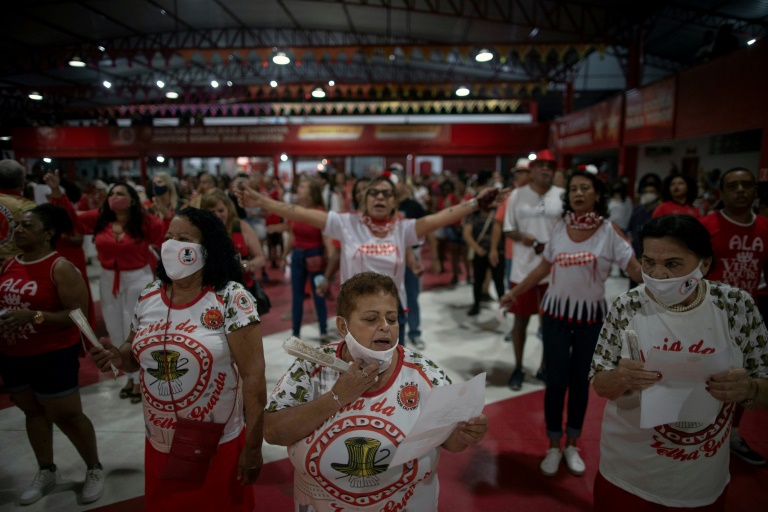 Brasileños sueñan con el regreso del carnaval de Río de Janeiro