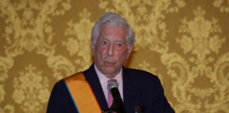 Mario Vargas Llosa ingresa a la Academia Francesa